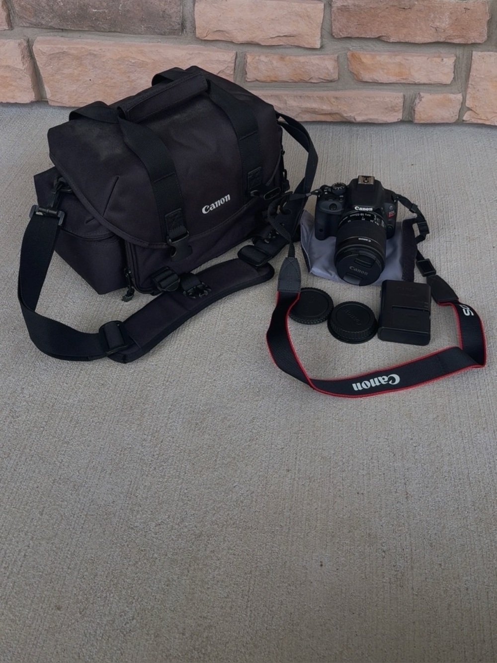 Canon EOS Rebel SL1 18.0MP Digital SLR Camera - Black with accessories - Picture 1 of 7
